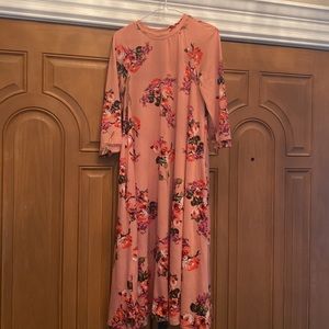 Beautiful unique floral swing dress with pockets Sz. Medium